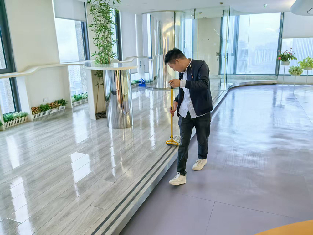 PVC地面清洗打蜡